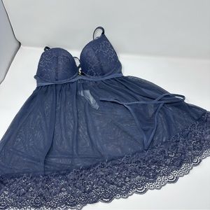 Daisy Fuentes Blue Laced Lingerie Set in EUC